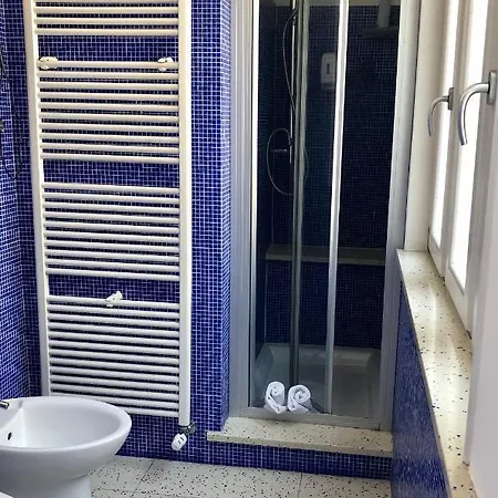 萨卢佐巴伊扎纳1718住宿加早餐酒店 4*