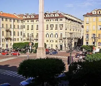 萨卢佐巴伊扎纳1718住宿加早餐酒店