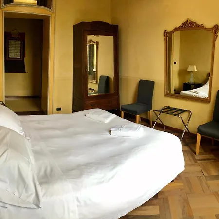 萨卢佐巴伊扎纳1718住宿加早餐酒店 都灵