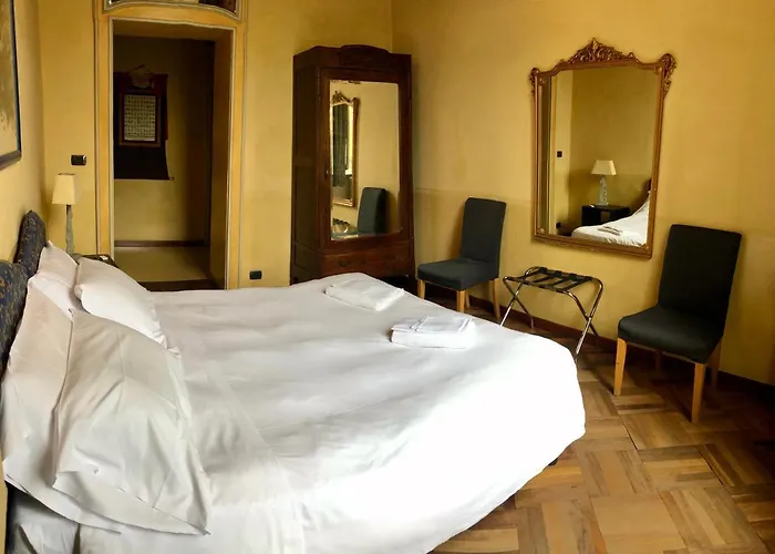 萨卢佐巴伊扎纳1718住宿加早餐酒店 都灵